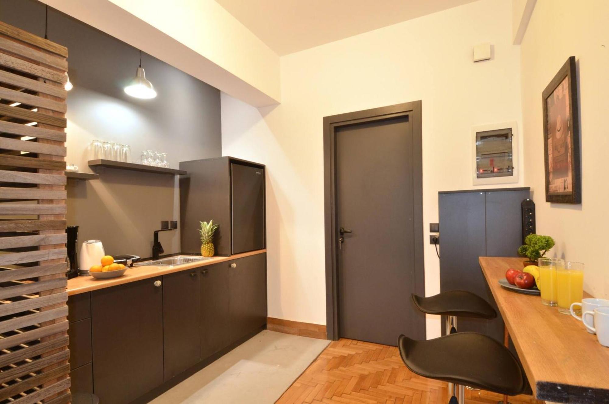 A Modern Rustic Cosy Apartment At The Foot Of Mount Lycabettus Atene Esterno foto