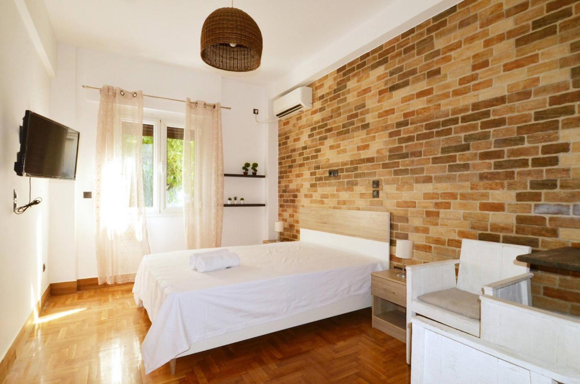 A Modern Rustic Cosy Apartment At The Foot Of Mount Lycabettus Atene Esterno foto